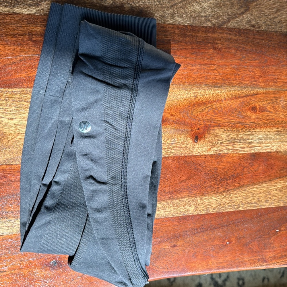 Lululemon Zone In Tight in Black